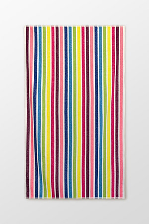 toalla de playa a rayas con multiples colores
