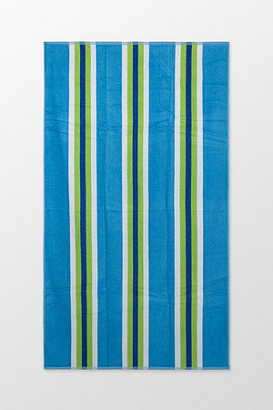 toalla de playa a rayas azules verdes y blancas