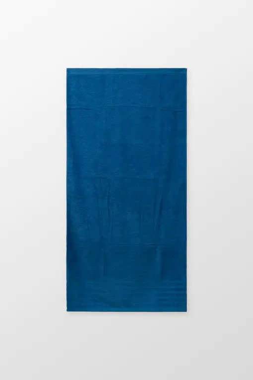 toalla de baño de color azulon