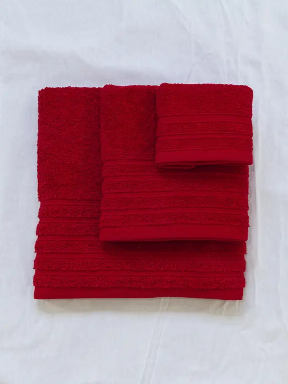 juego de toallas de baño de color rojo