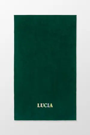 toalla de playa personalizada con bordado verde